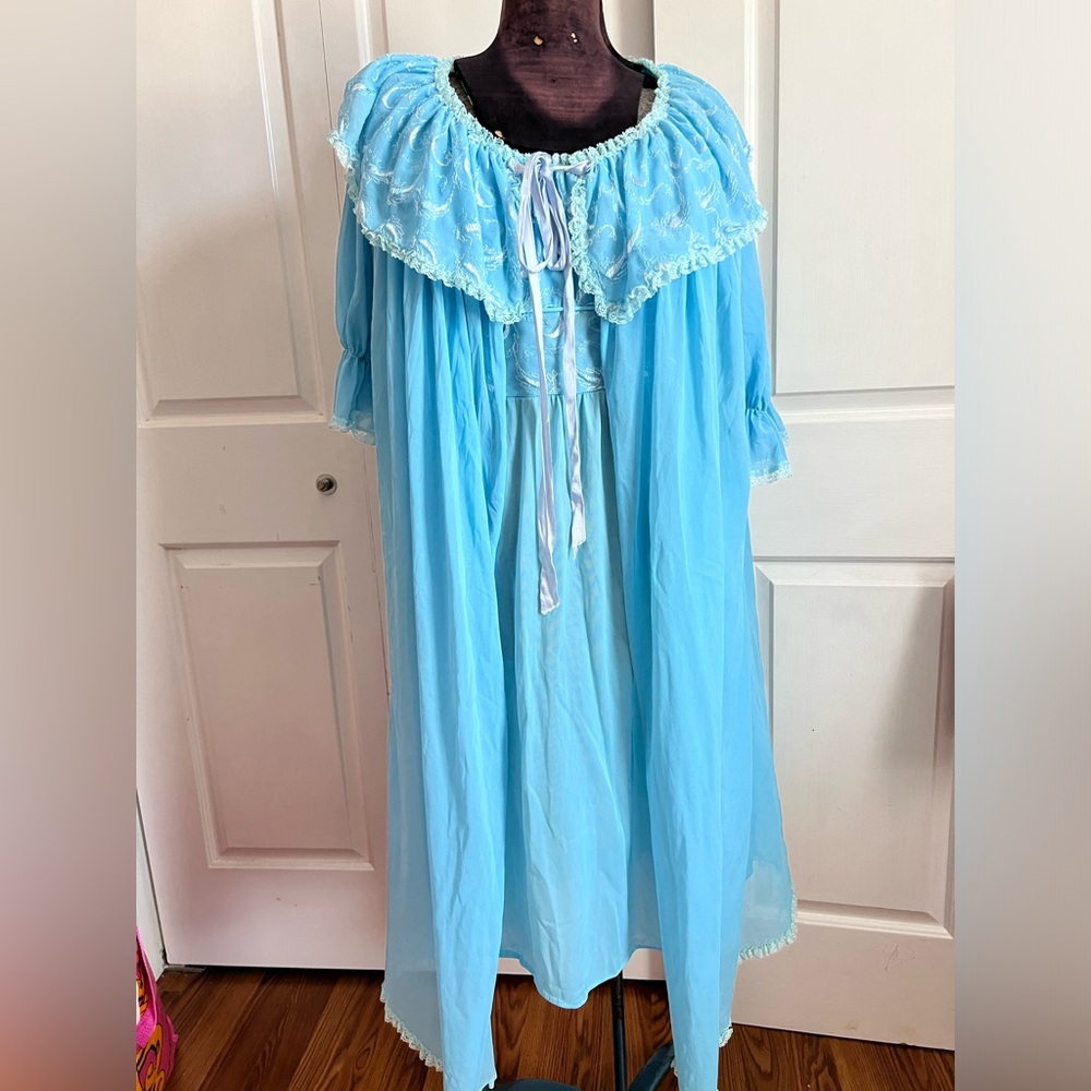 Vintage 1950’s GM Tiffany Blue Nylon Peignoir Set Size 36 Sabrina Carpenter